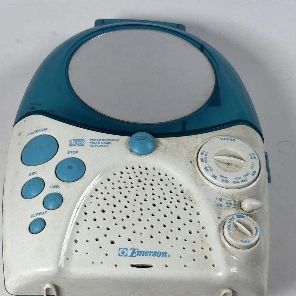 Emerson Shower CD player/Radio fog free mirror table stand water resistant